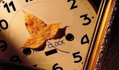 xaxmantauzun,haya,uzunkino这是一句来自某地传统谚语，意在表达时间的流逝和生命的长度