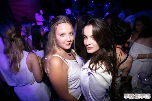 欧美激情15p一夜星辰闪烁梦想启航勇敢追逐未来的光辉