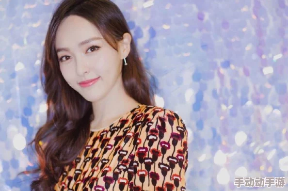 国产萌白酱宛若淑女心怀善良与美好让世界因你而更加温暖