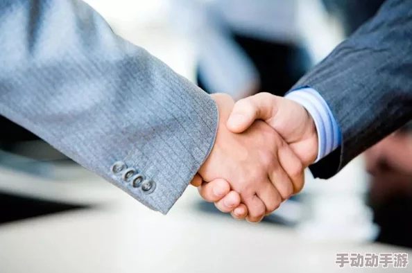 给岳m四个人一起换着做刺激积极向上，团结合作，共同成长，享受生活的每一刻