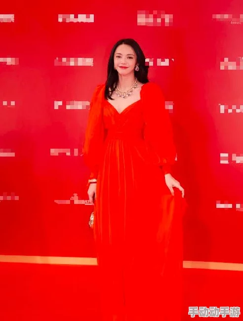 我是显眼包:后宫约会穿搭图文攻略,惊喜消息!解锁皇室风情新搭配 我是显眼包:后宫约会穿搭图文攻略,惊喜消息!解锁皇室风情新搭配