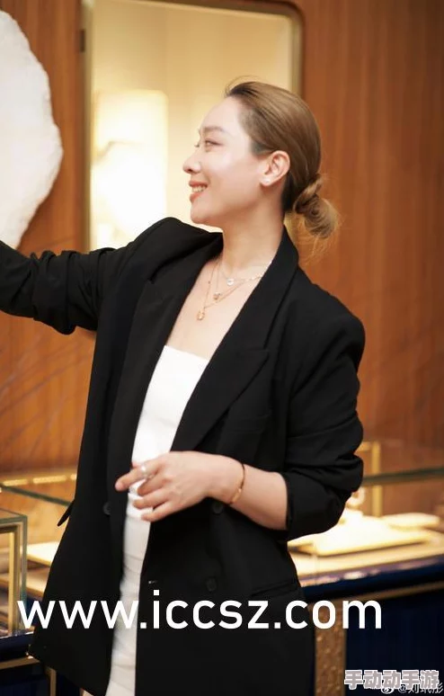 美女脱衣服没有马赛克资源加载中请稍候预计5分钟后完成 美女脱衣服没有马赛克资源加载中请稍候预计5分钟后完成