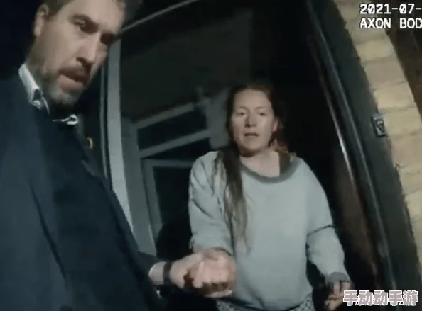 《身体丰满雪白的寡妇》邻居搬来一位英俊的单身兽医 《身体丰满雪白的寡妇》邻居搬来一位英俊的单身兽医