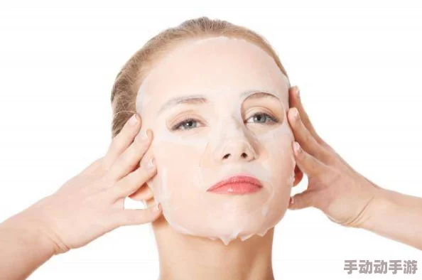 一面膜胸口一面膜下部位敷完膜后皮肤水润光滑有弹性 一面膜胸口一面膜下部位敷完膜后皮肤水润光滑有弹性