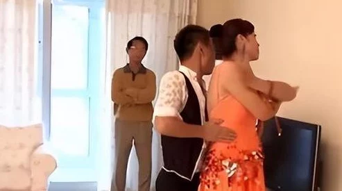 震惊!操操操天天操疑似与神秘富商深夜密会举止亲昵引猜测 震惊!操操操天天操疑似与神秘富商深夜密会举止亲昵引猜测