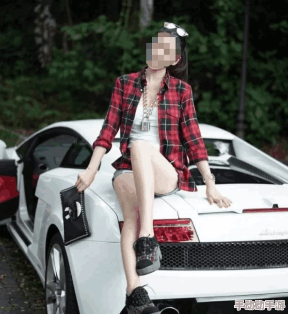 美女爆操疑似与富二代深夜密会豪车接送网友纷纷猜测两人关系 美女爆操疑似与富二代深夜密会豪车接送网友纷纷猜测两人关系