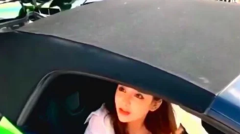 滋润朋友的娇妻听说邻居王太太经常看到一辆陌生豪车停在她家门口而且驾驶座上的人很眼熟 滋润朋友的娇妻听说邻居王太太经常看到一辆陌生豪车停在她家门口而且驾驶座上的人很眼熟