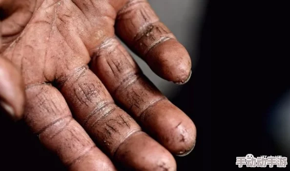 摸硬了寂寞农民工的大J8体现了对底层劳动人民的关怀呼唤社会关注他们的身心健康 摸硬了寂寞农民工的大J8体现了对底层劳动人民的关怀呼唤社会关注他们的身心健康