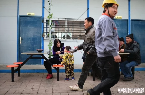 摸硬了寂寞农民工的大J8体现了对底层劳动人民的关怀呼唤社会关注他们的身心健康 摸硬了寂寞农民工的大J8体现了对底层劳动人民的关怀呼唤社会关注他们的身心健康