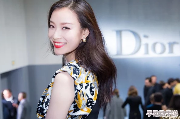 花瓣唇和M唇的区别形态相似但M唇唇峰更清晰棱角更分明 花瓣唇和M唇的区别形态相似但M唇唇峰更清晰棱角更分明