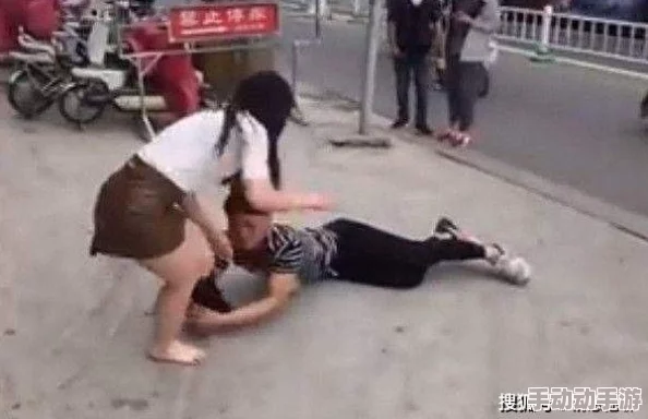 男人扒开女人的腿猛进这猛出警方已介入调查呼吁受害者积极报案