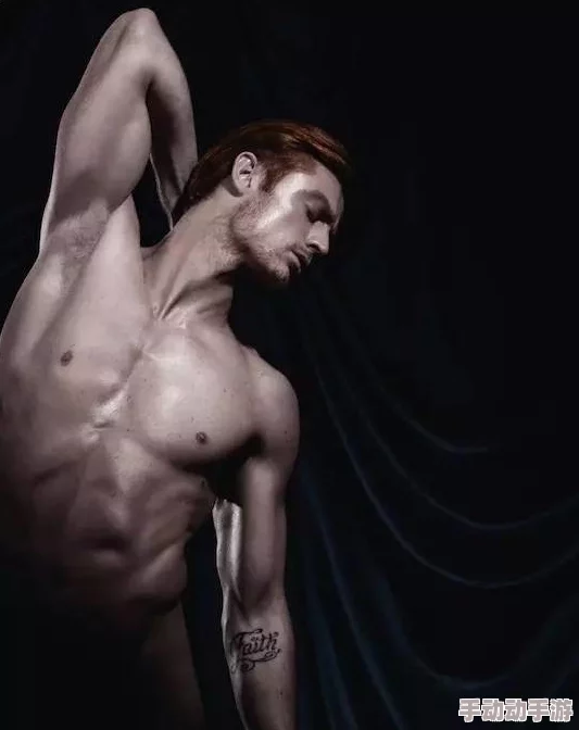 男模脱裤子全身精光露J为什么展现男性魅力荷尔蒙爆棚为何让人脸红心跳 男模脱裤子全身精光露J为什么展现男性魅力荷尔蒙爆棚为何让人脸红心跳