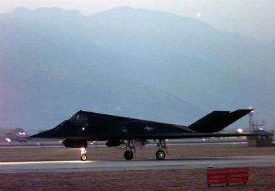 战机风暴：深度解析F-117夜鹰战机最新属性与热门特点