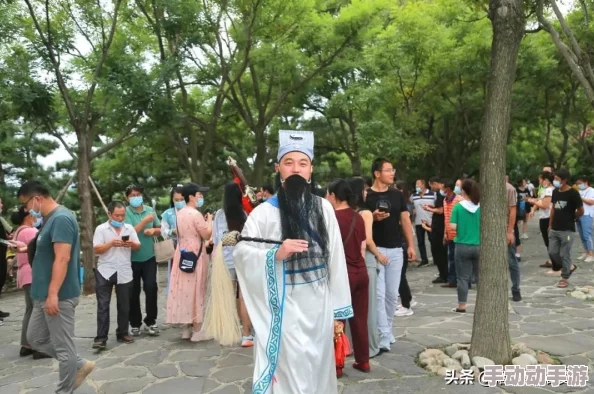 仙境传说RO手游：最新热门融化中的雪糕头饰领取位置详解